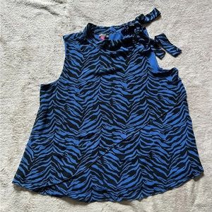 Vince Camuto Women's Sleeveless‎ Blue Zebra Print Ruffled Blouse Size Large